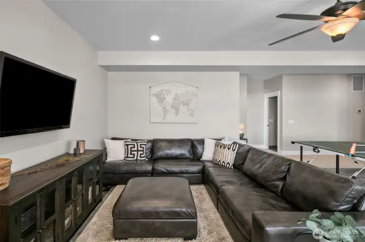 Access to pool & patio