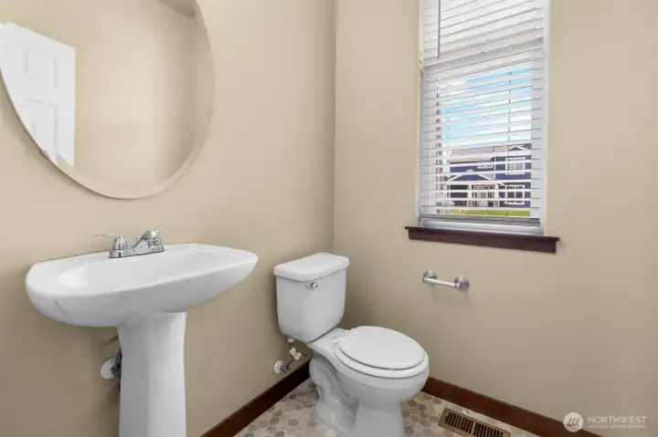 Conveniently located downstairs half bath for Guest