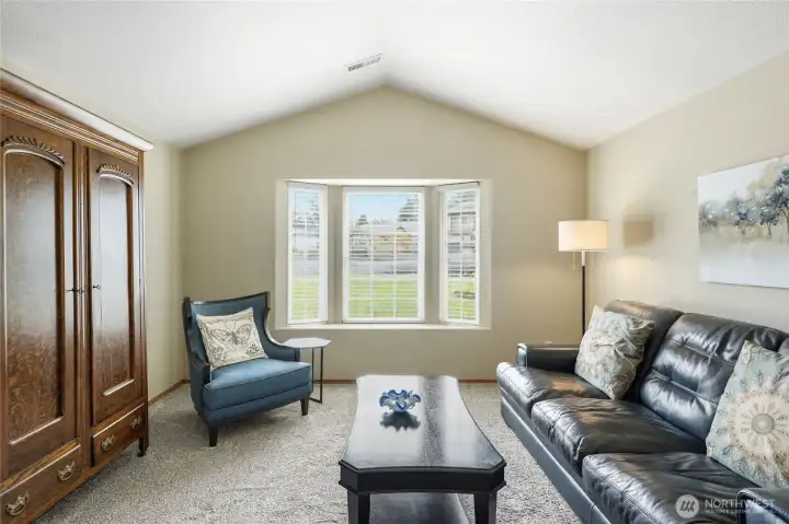 Living Room- Vaulted Cellings