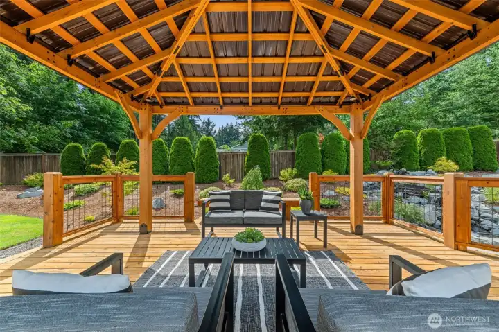 Enjoy summer evenings on the deck