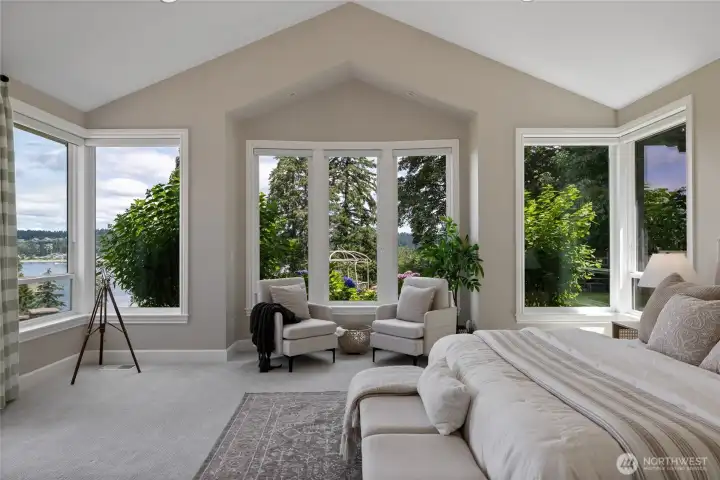 Spacious primary bedroom.