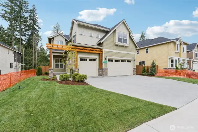 The 4050 floorplan is 4 bdm PLUS den& Bonus