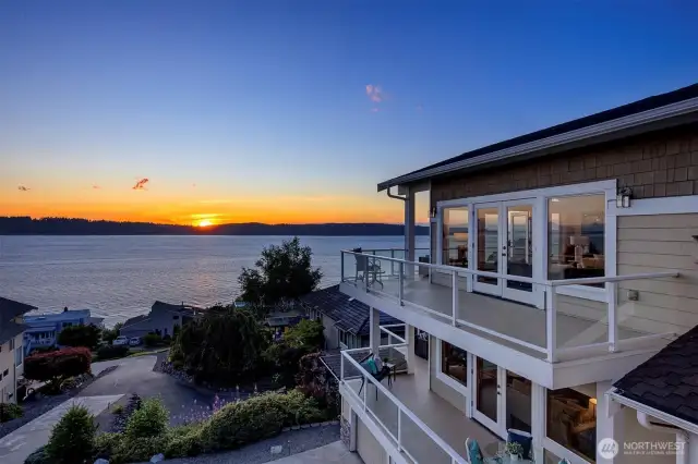 Enjoy panoramic views of Puget Sound & Olympic Mountains from multiple decks.