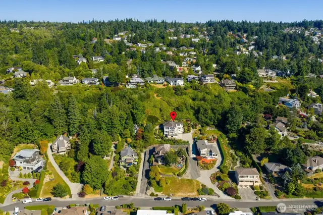 Perched high and proud!  Total privacy with endless 180+ degree views.