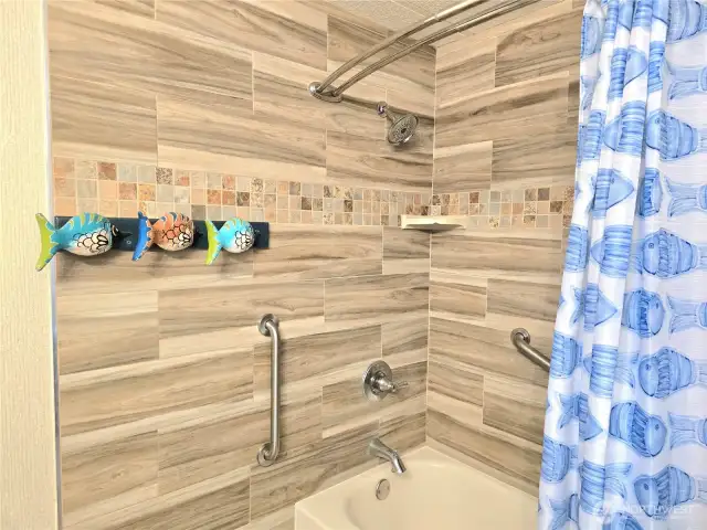 How cute are those towel holders.