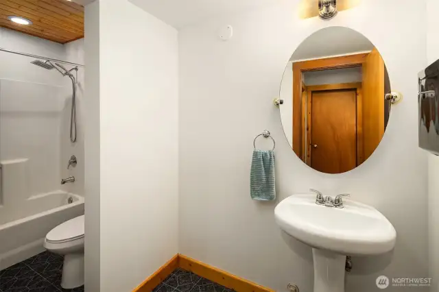 MIL full bath.