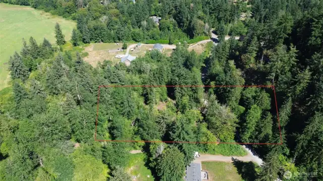 Red Lines are estimate property lines.