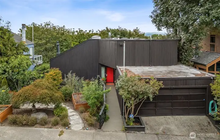 Located on a quiet street yet close to hwys and DT