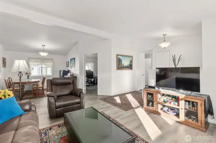 Living dining, looking into office
