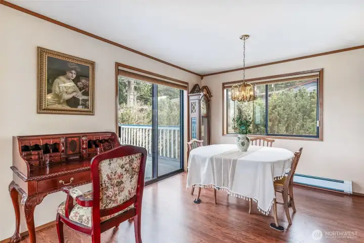 Dining room and sliding glass doors to the deck