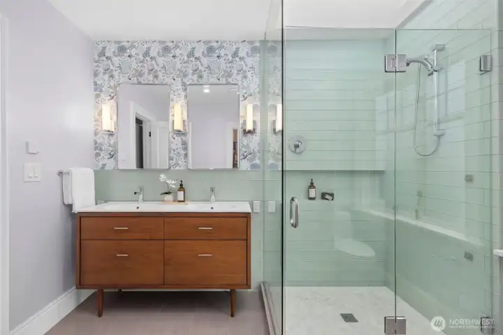 Primary Suite Bathroom