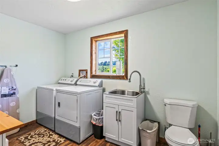 Mud/Utility Room Half Bath