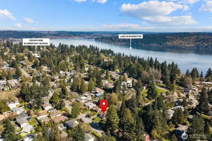 Close to Lake Washington and Burke Gilman Trail
