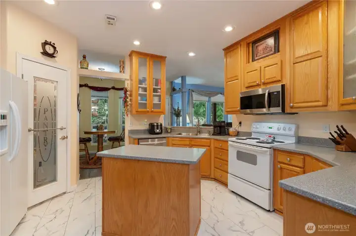 Island middle of kitchen