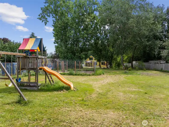 Playset stays with the property.