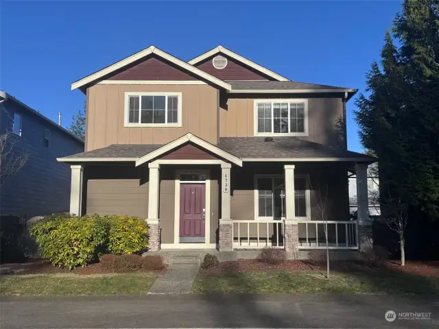 Charming NW Contemporary in Strathmore.