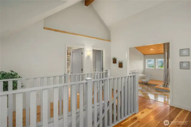 Beautiful vautled staircase landing