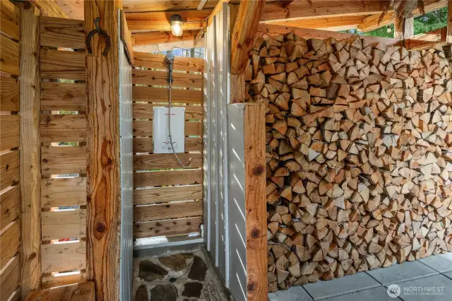 Convenient & Delightful Outdoor Shower