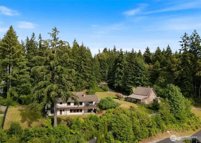 Such a nostalgic property with so much character, yet close to everything Gig Harbor has to offer.  Easy freeway access too.