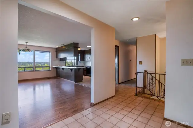 Stepping insdie, you can see right out to the views this home enjoys on the daily.