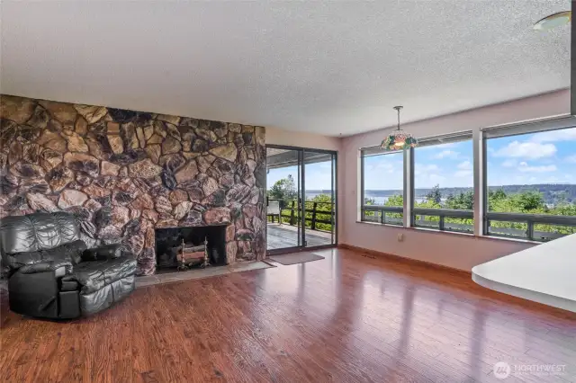 A gas fireplace in the front room helps keep things cozy on warm Pacific Northwest days/nights.