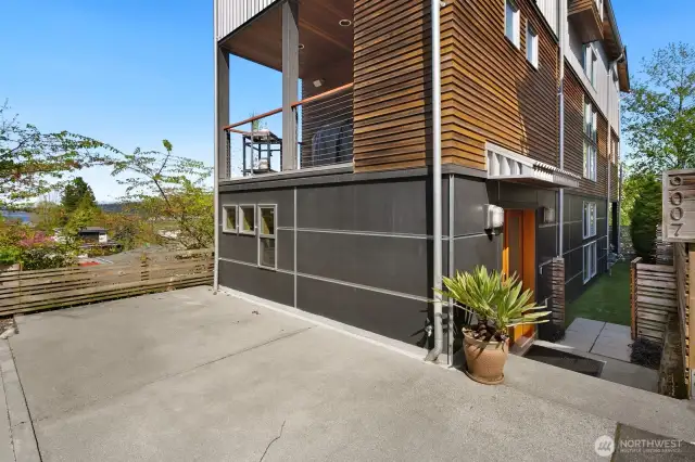 2 Parking Spots dedicated to the home.