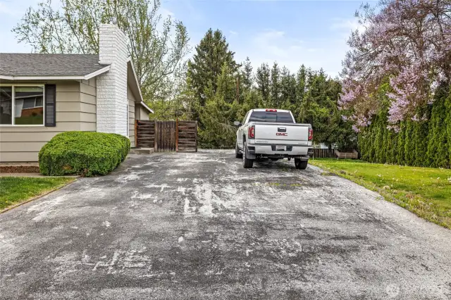 RV parking on right with 220v outlet