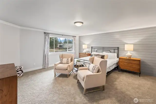 Pictures of model home and are for illustrational purposes only. Actual plans and specs will vary. Some features/finishes are upgrades.