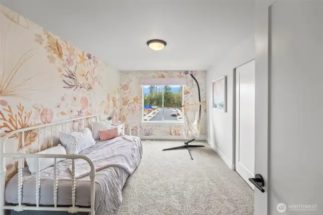 Pictures of model home and are for illustrational purposes only. Actual plans and specs will vary. Some features/finishes are upgrades.
