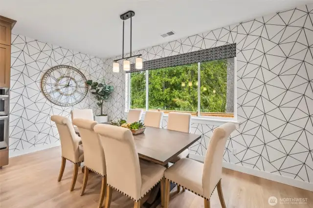 Pictures of model home and are for illustrational purposes only. Actual plans and specs will vary. Some features/finishes are upgrades.