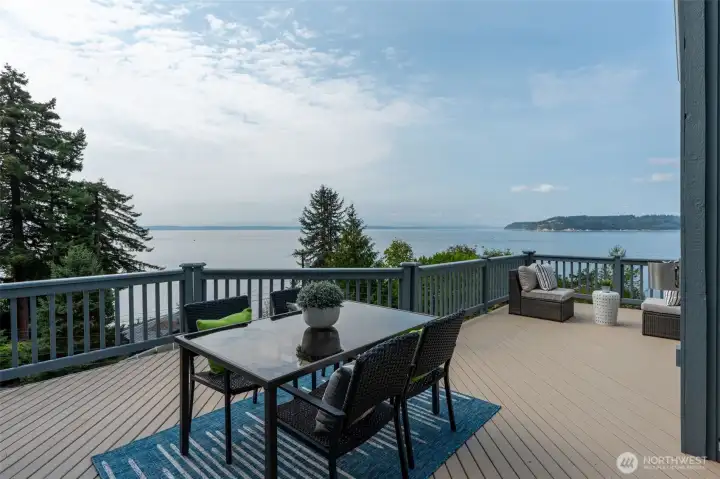Whether having your morning coffee or enjoying the sounds of nature this is going to be your favorite spot. Eagles, whales and dolphins are normal sightings here.