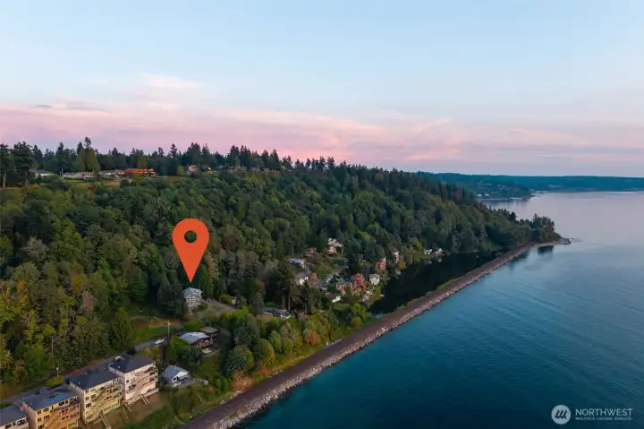 Sitting just north of Picnic Point Beach