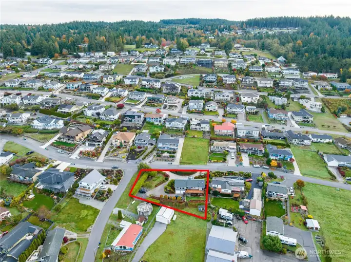 Neighborhood and Appx Lot Lines