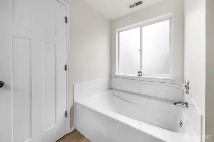 Soaking tub in Primary bath.