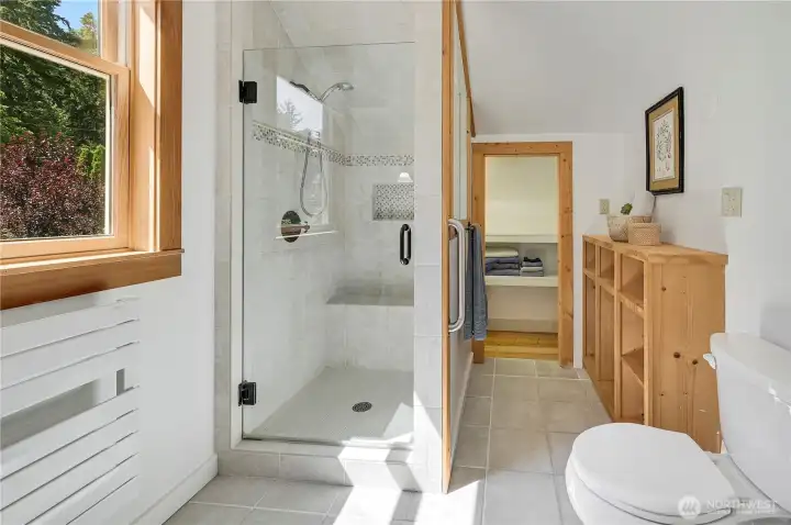 Upstairs 3/4 bath
