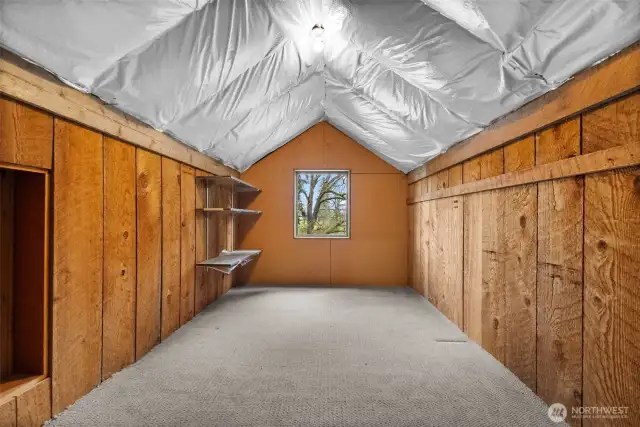 Large loft above the 2nd floor