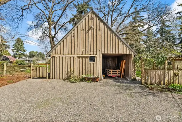 Large barn with electric and water & 2 horse stables