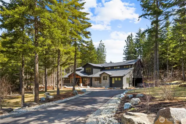 Welcome to this stunning brand new home built in Tumble Creek!