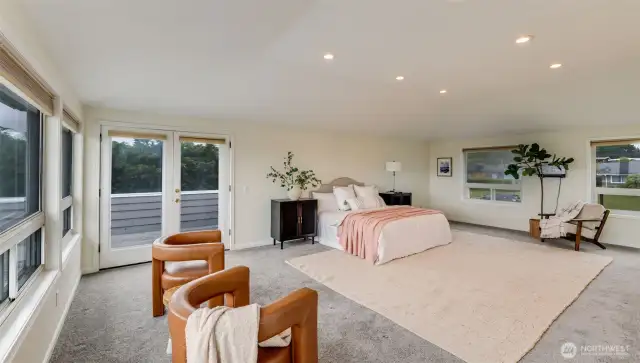 Huge Primary Suite