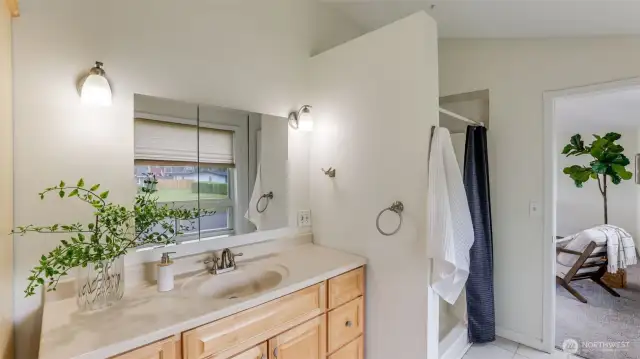 Primary 3/4 bath