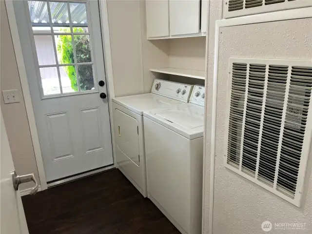 Utility room. Washer and dryer stay.