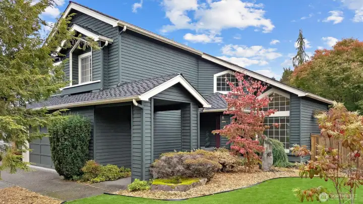 BEAUTIFUL THREE BEDROOM HOME, IN LOVELY WILDFLOWER COMMUNITY.