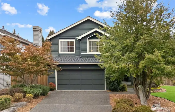 EXCELLENT CONDITION – 50YR ROOF, PROFESSIONALLY CLEANED, INSPECTED-SERVICED.