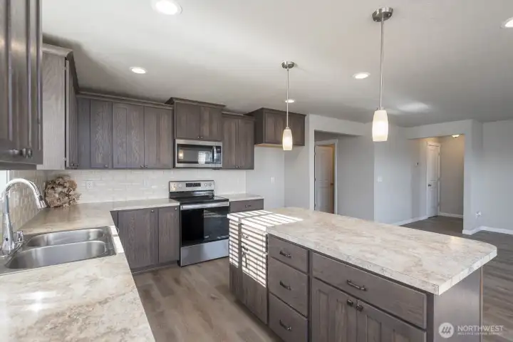 Gorgeous and spacious kitchen