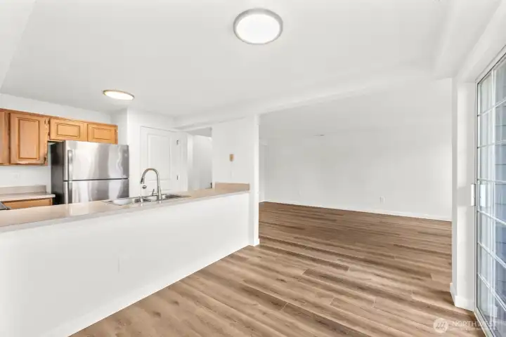 Breakfast Bar for Additional Dining Space