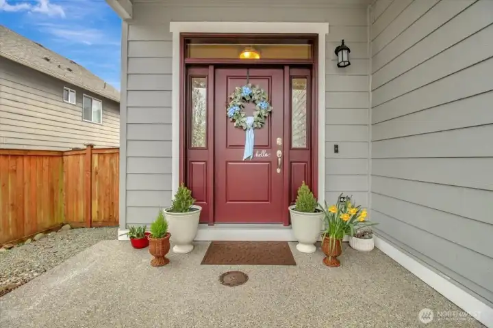 Beautiful covered front porch.