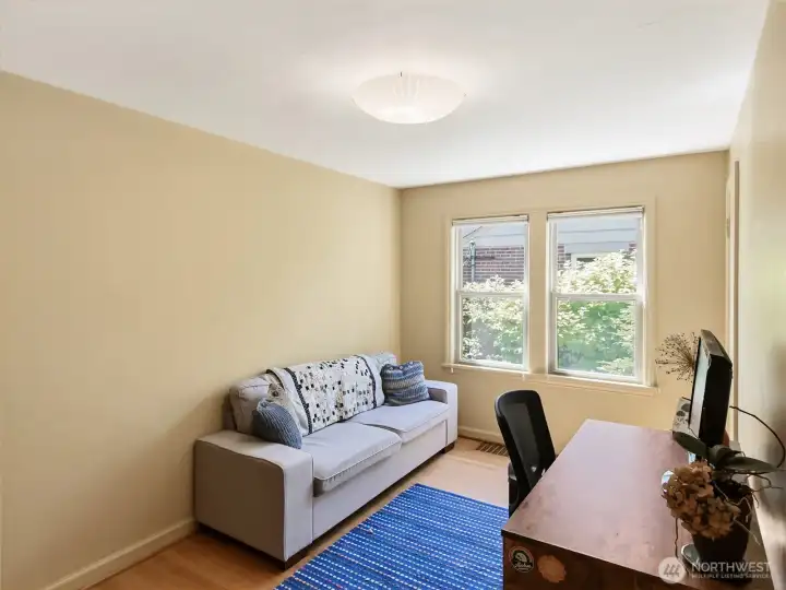 Center bedroom on main    floor