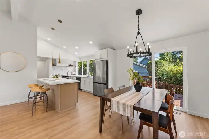 Kitchen & dining area