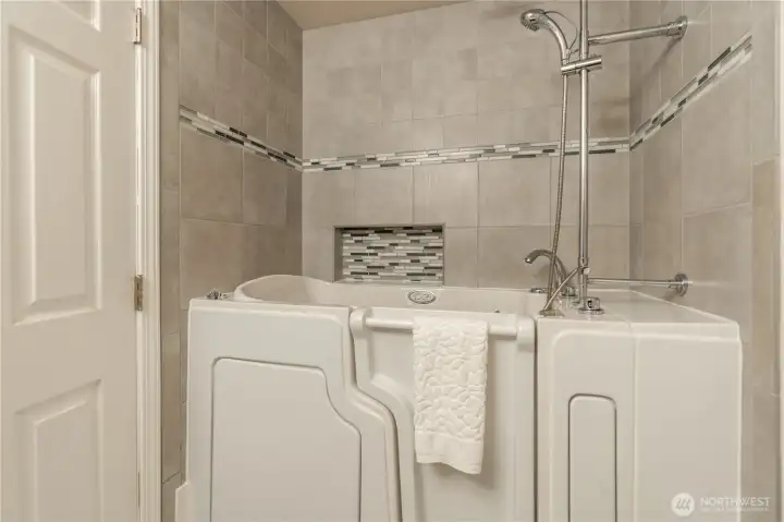 New walk-in tub