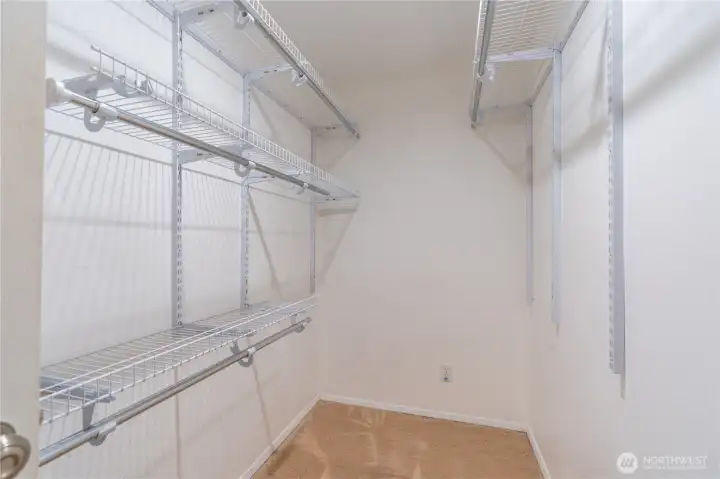 Main en-suite walk in closet
